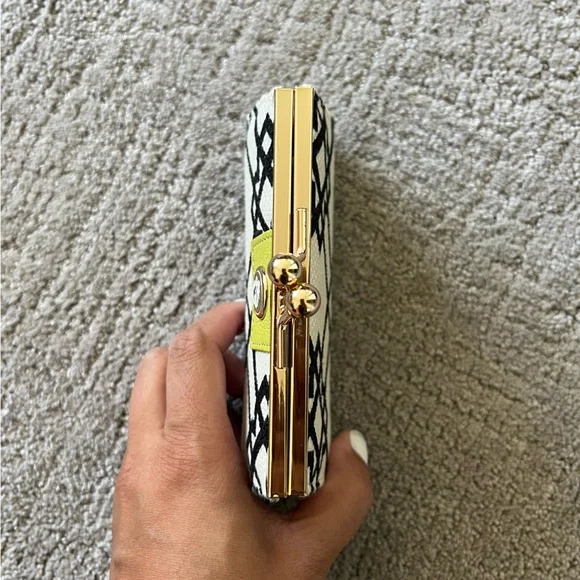 Spartina 449 Geometric Pattern Kisslock Coin Purse - Picture 6 of 10